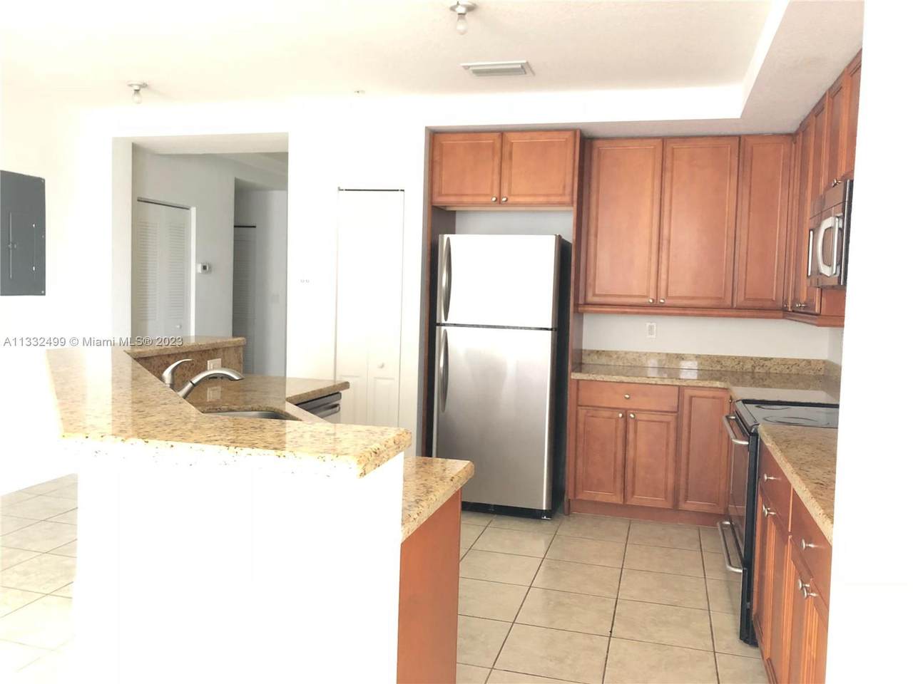 107 Mendoza Ave - Photo 1