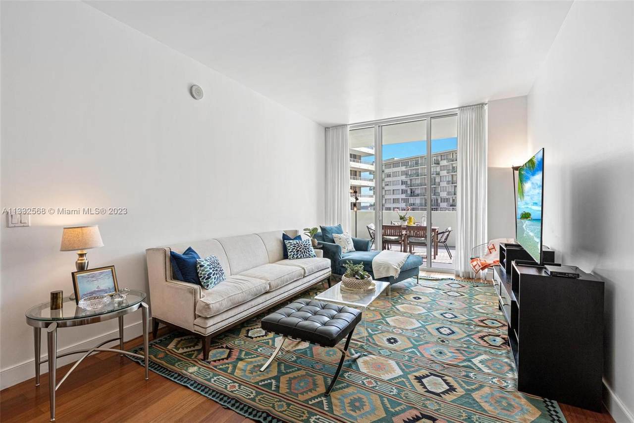218 14th St - Photo 1