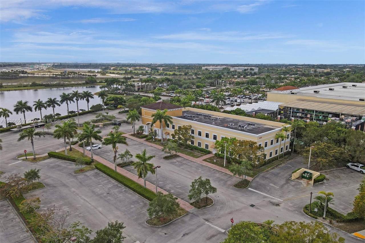 https://bt-photos.global.ssl.fastly.net/miami/1280_boomver_1_A11366097-2.jpg