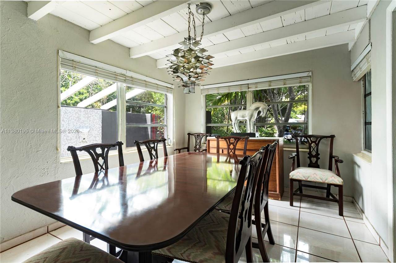 https://bt-photos.global.ssl.fastly.net/miami/1280_boomver_1_A11380195-2.jpg
