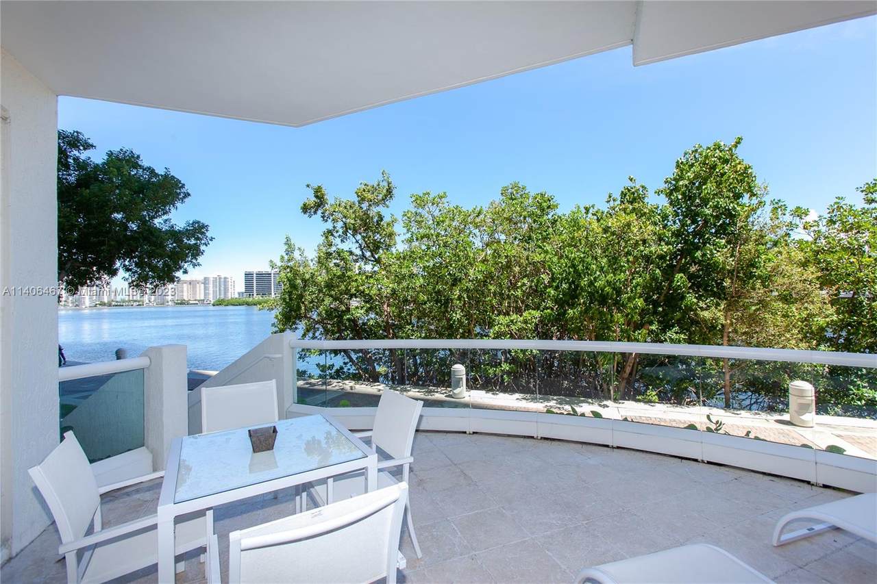 https://bt-photos.global.ssl.fastly.net/miami/1280_boomver_1_A11406467-2.jpg