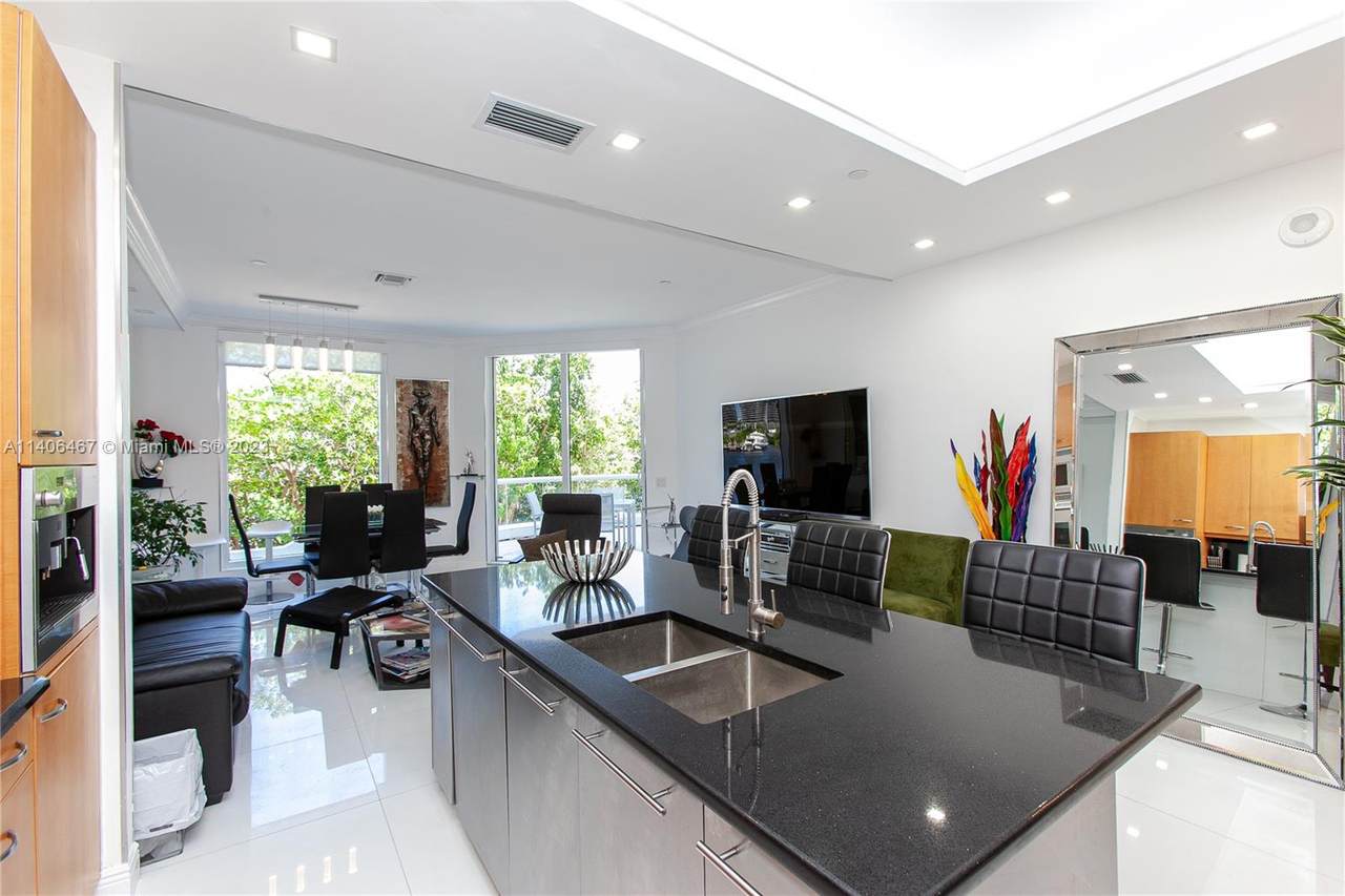 https://bt-photos.global.ssl.fastly.net/miami/1280_boomver_1_A11406467-2.jpg