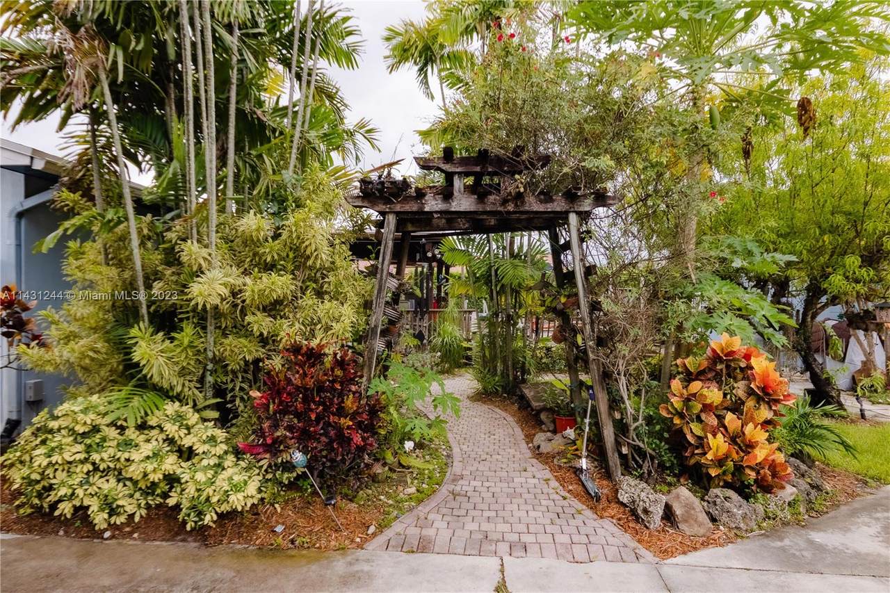 https://bt-photos.global.ssl.fastly.net/miami/1280_boomver_1_A11431244-2.jpg