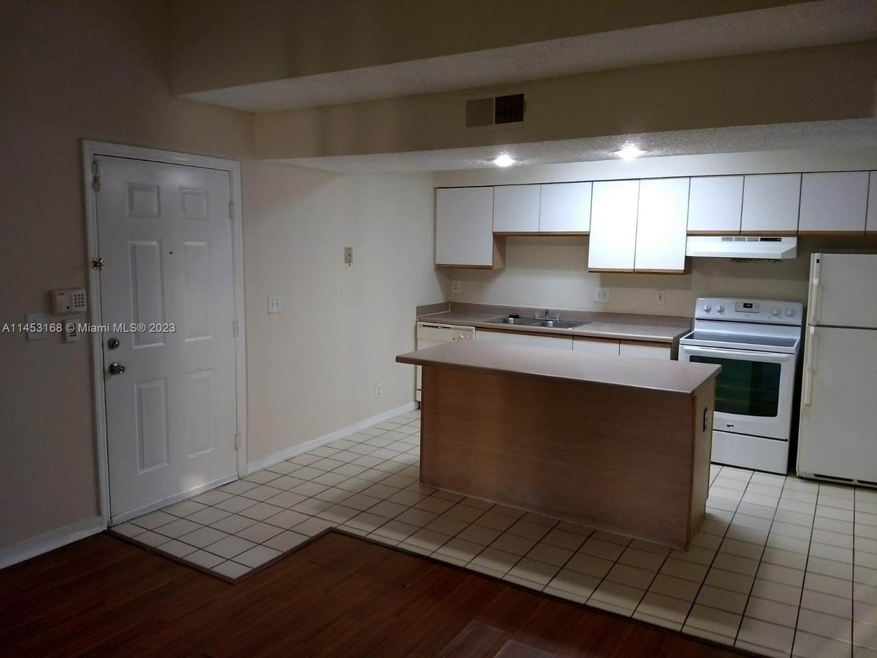 https://bt-photos.global.ssl.fastly.net/miami/1280_boomver_1_A11453168-2.jpg