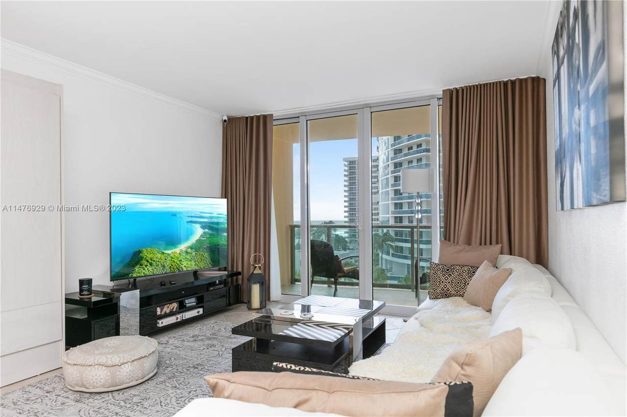 2501 Ocean Dr - Photo 1