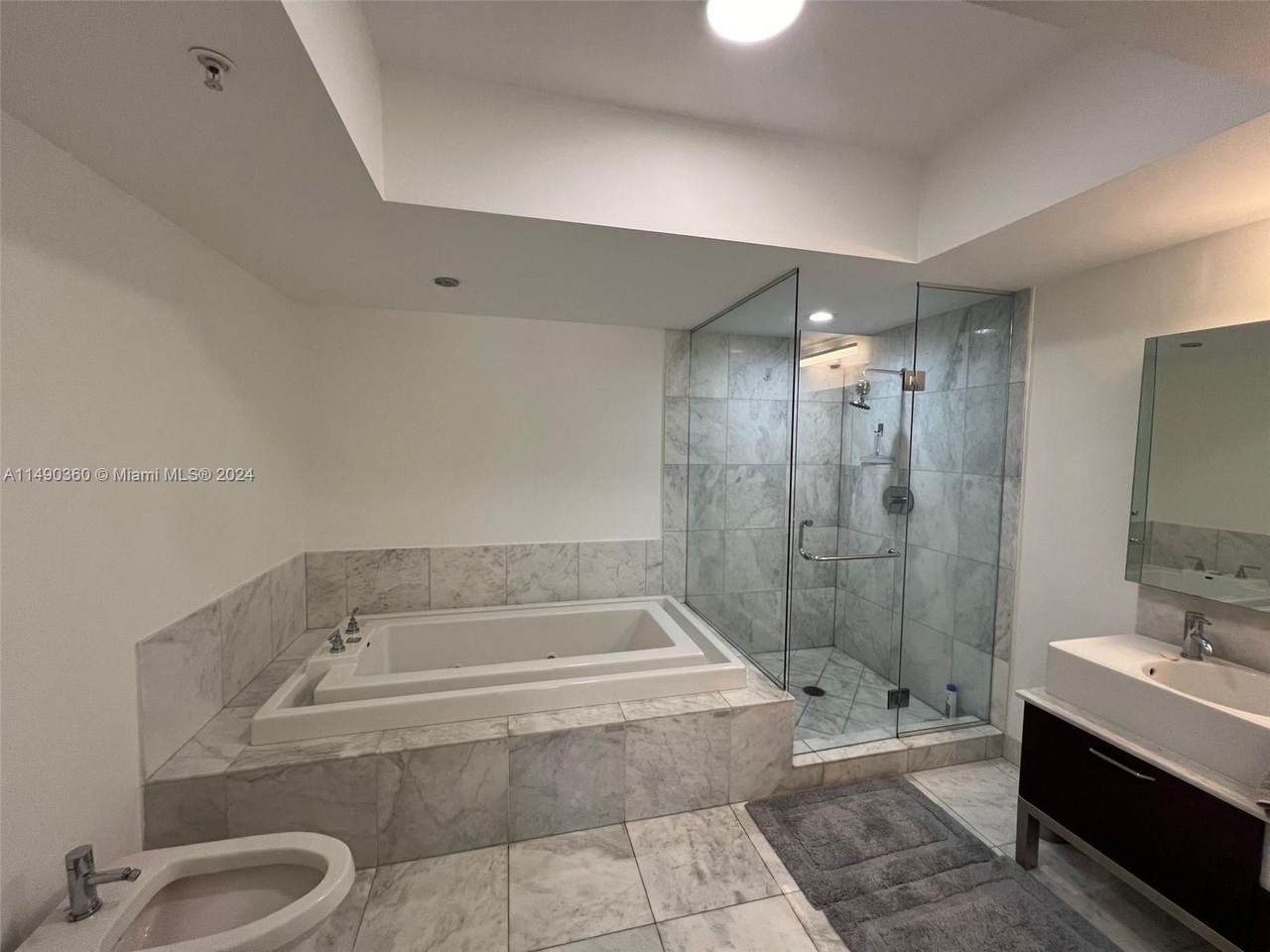 https://bt-photos.global.ssl.fastly.net/miami/1280_boomver_1_A11490360-2.jpg