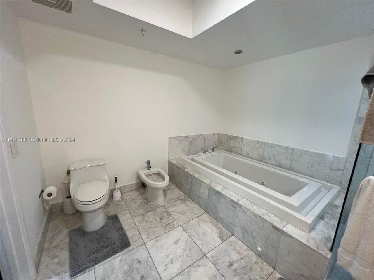 https://bt-photos.global.ssl.fastly.net/miami/1280_boomver_1_A11490360-2.jpg