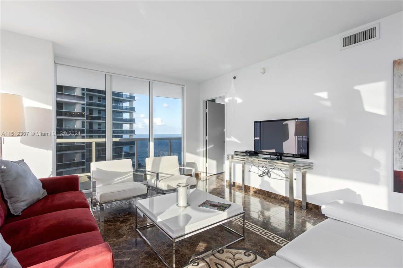 1830 Ocean Dr - Photo 1