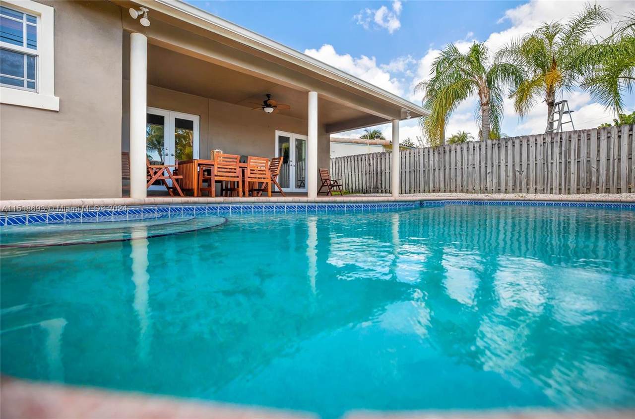 4710 18th Ter - Photo 1