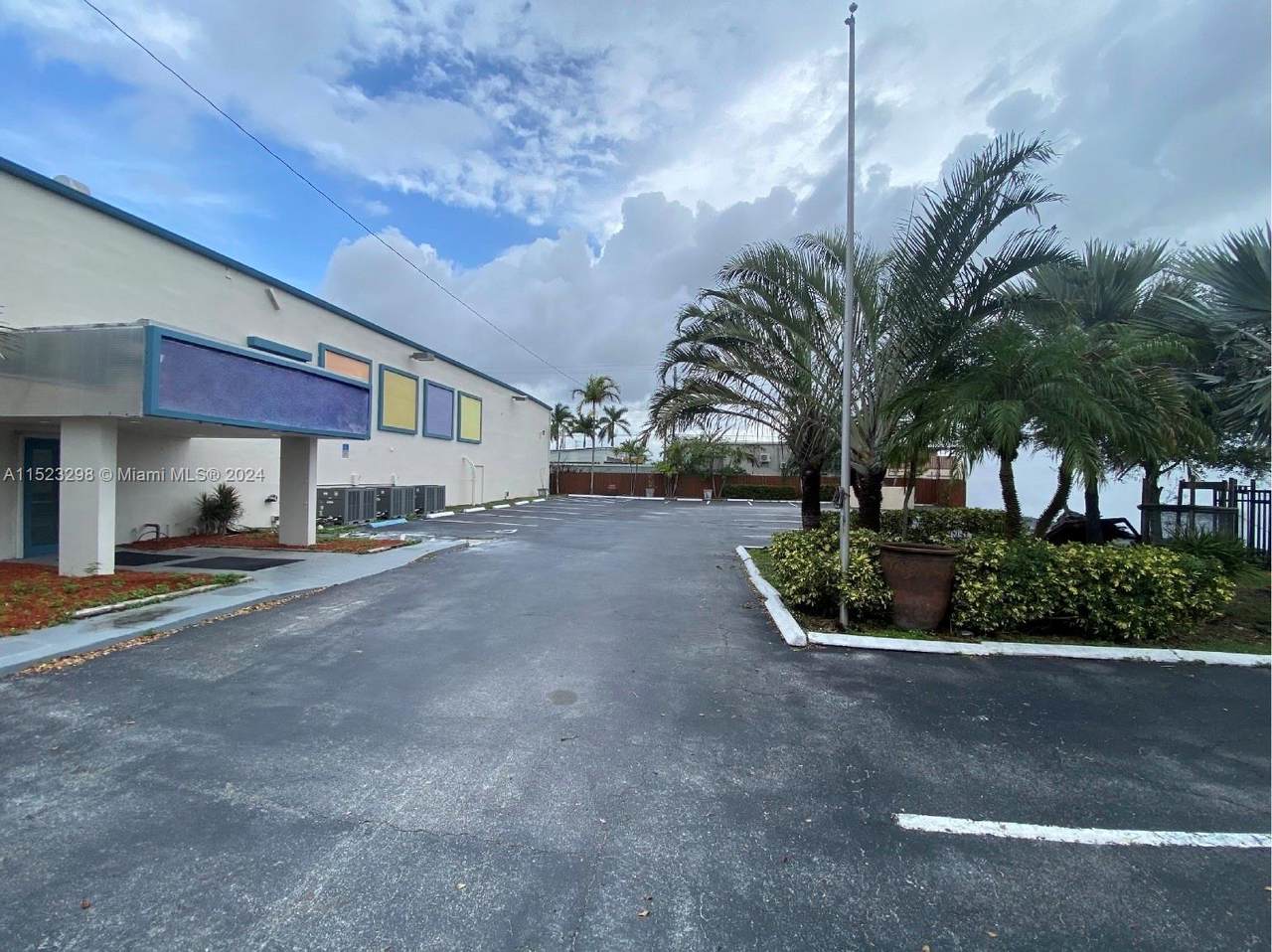 https://bt-photos.global.ssl.fastly.net/miami/1280_boomver_1_A11523298-2.jpg