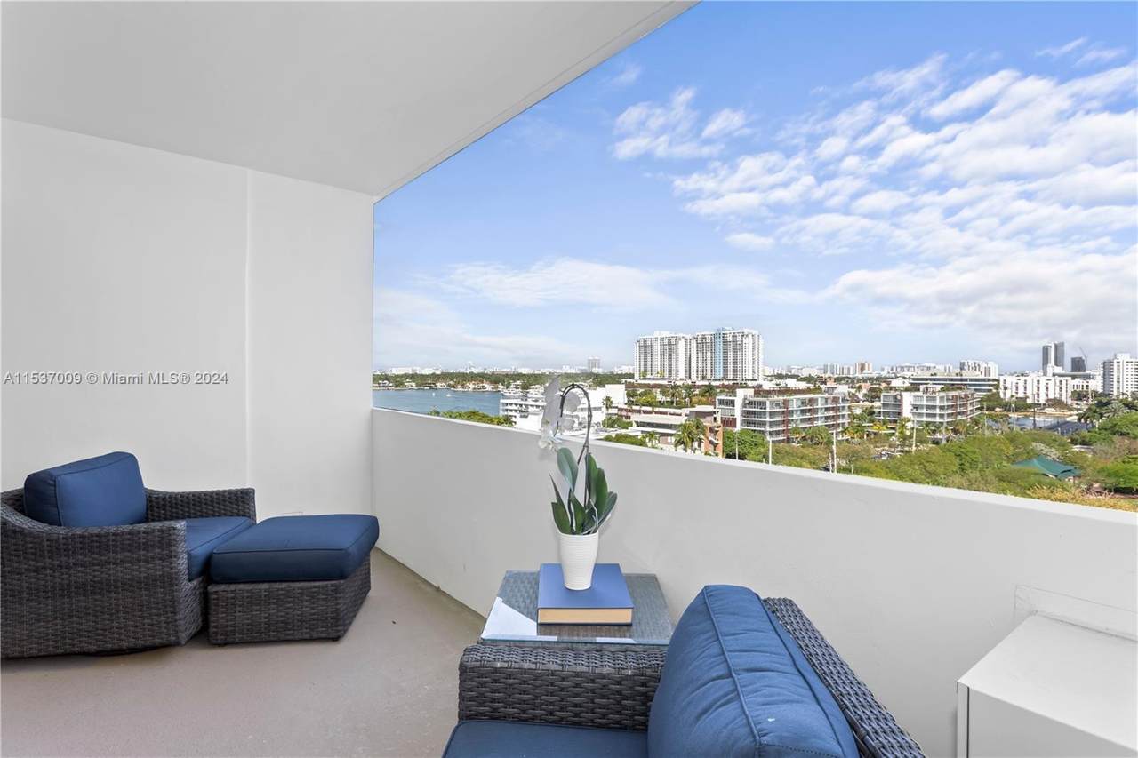 3 Island Ave - Photo 1