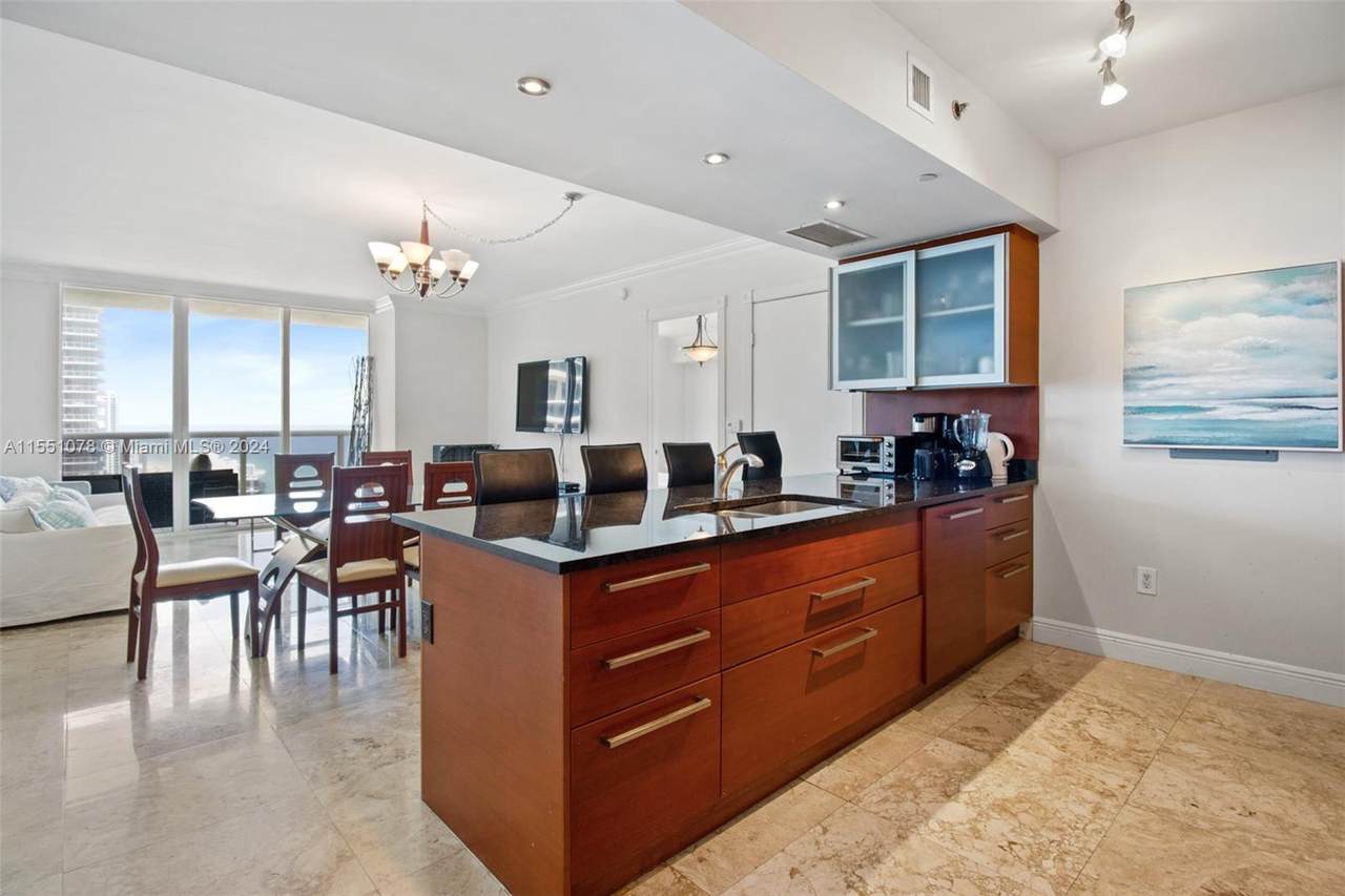 1830 Ocean Dr - Photo 1