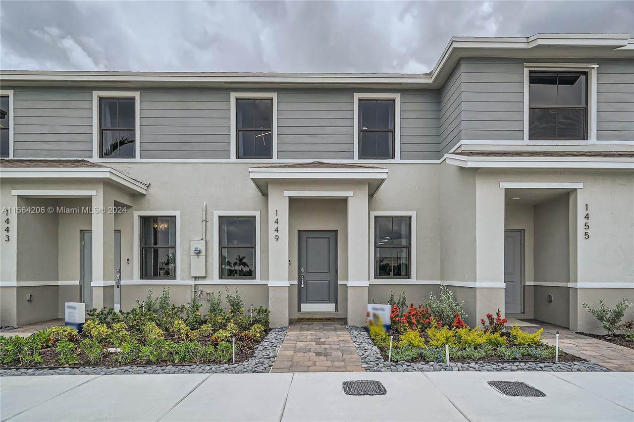 446 12th Street - Photo 1