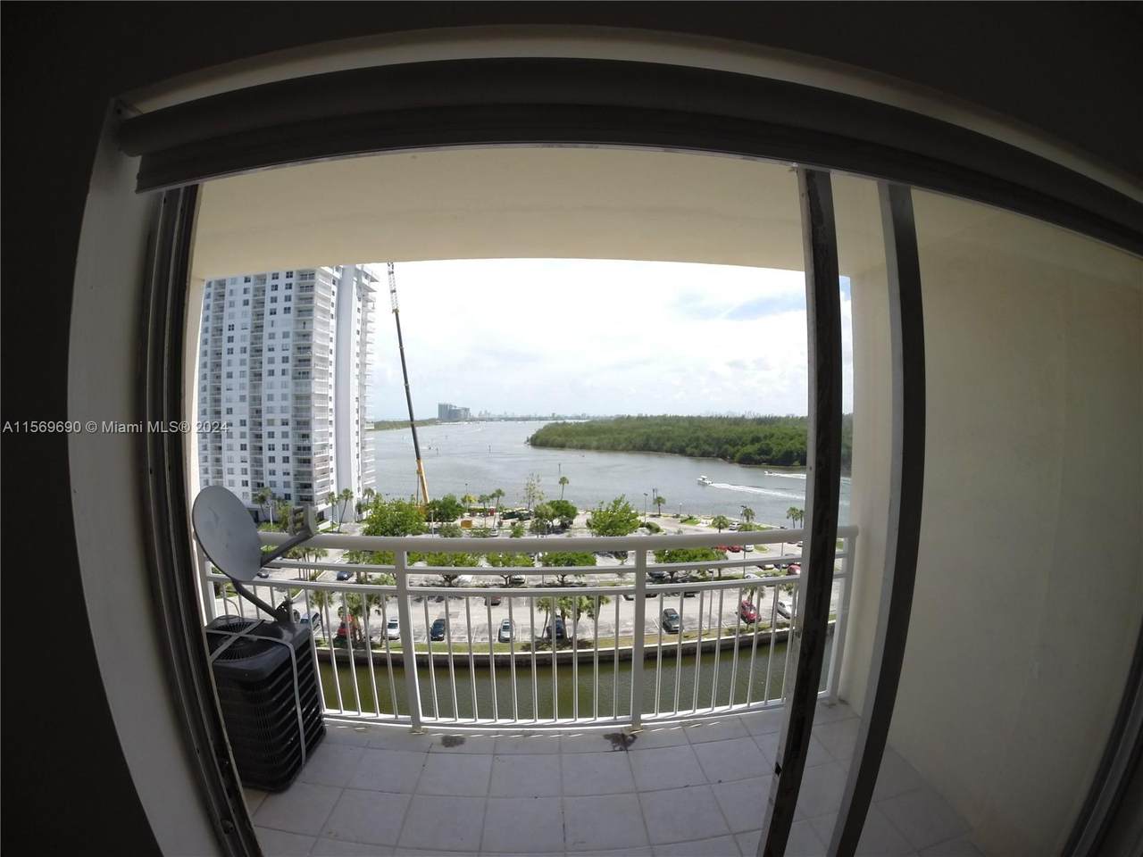 https://bt-photos.global.ssl.fastly.net/miami/1280_boomver_1_A11569690-2.jpg