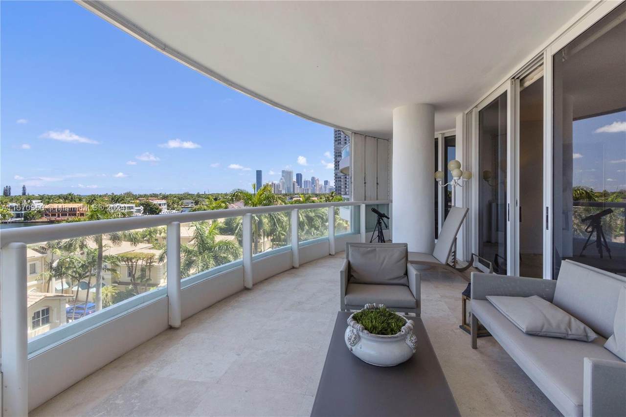 https://bt-photos.global.ssl.fastly.net/miami/1280_boomver_1_A11570353-2.jpg