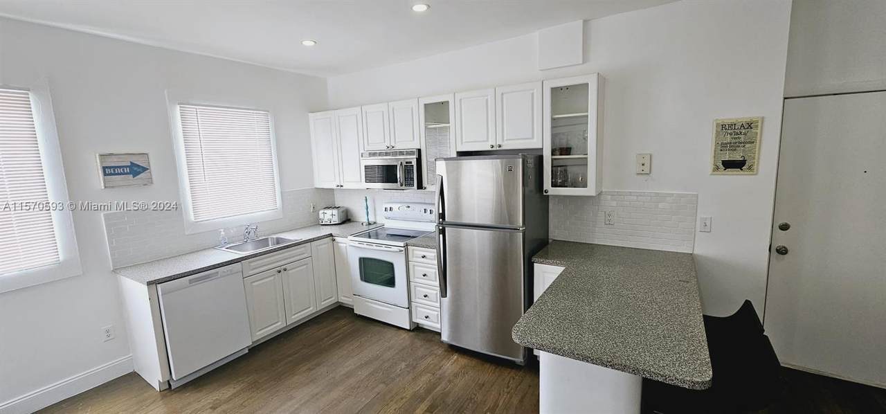 842 Meridian Ave - Photo 1