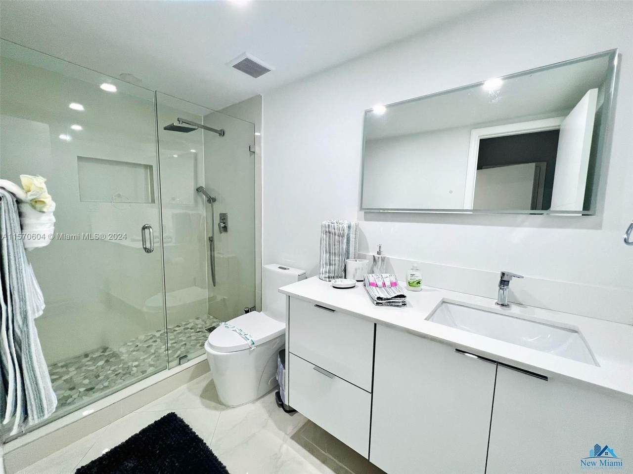 https://bt-photos.global.ssl.fastly.net/miami/1280_boomver_1_A11570604-2.jpg