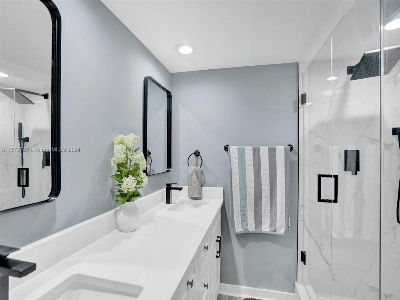 2905 22nd Cir - Photo 1
