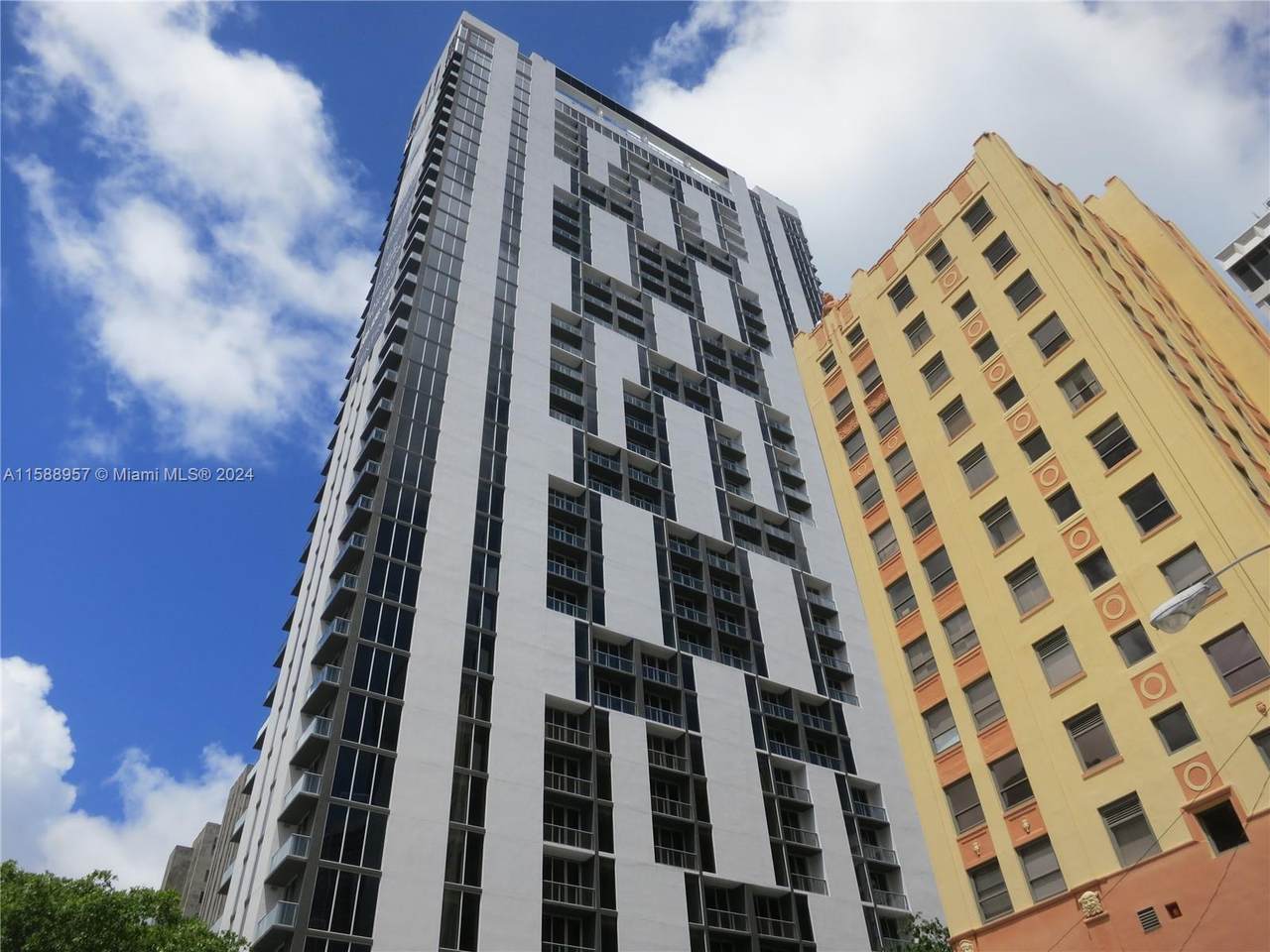 151 1 St - Photo 1