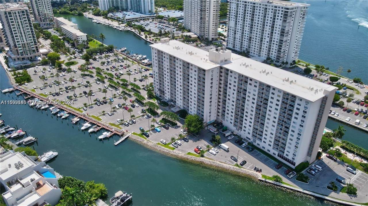 400 Kings Point Dr - Photo 1