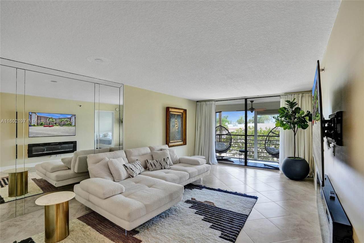 4640 Lucerne Lakes Blvd W - Photo 1
