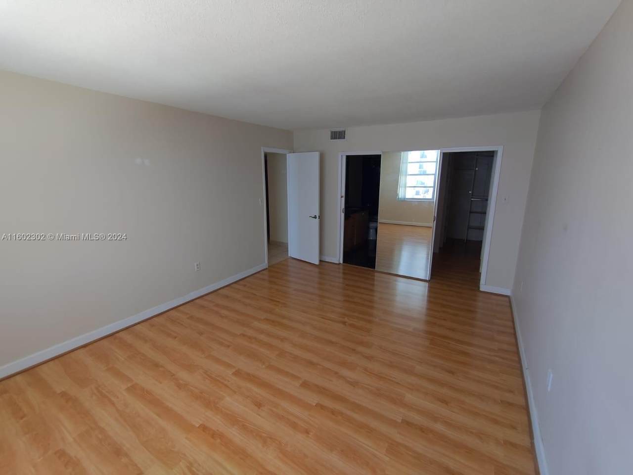 https://bt-photos.global.ssl.fastly.net/miami/1280_boomver_1_A11602302-2.jpg