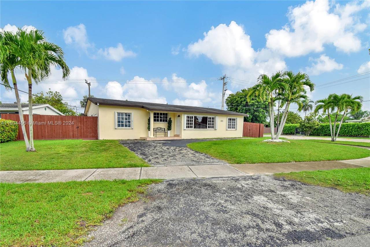 9555 Dominican Dr - Photo 1