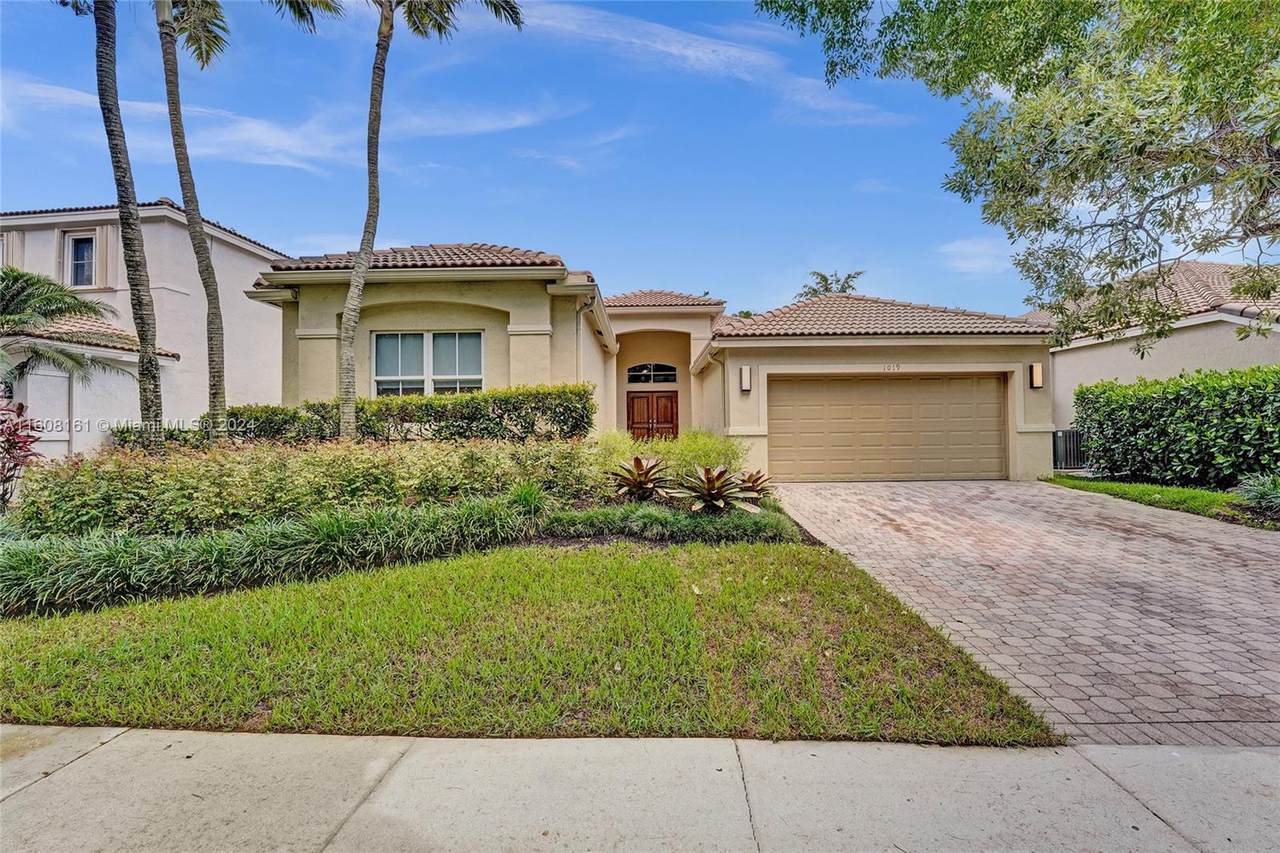1019 Nandina Dr - Photo 1
