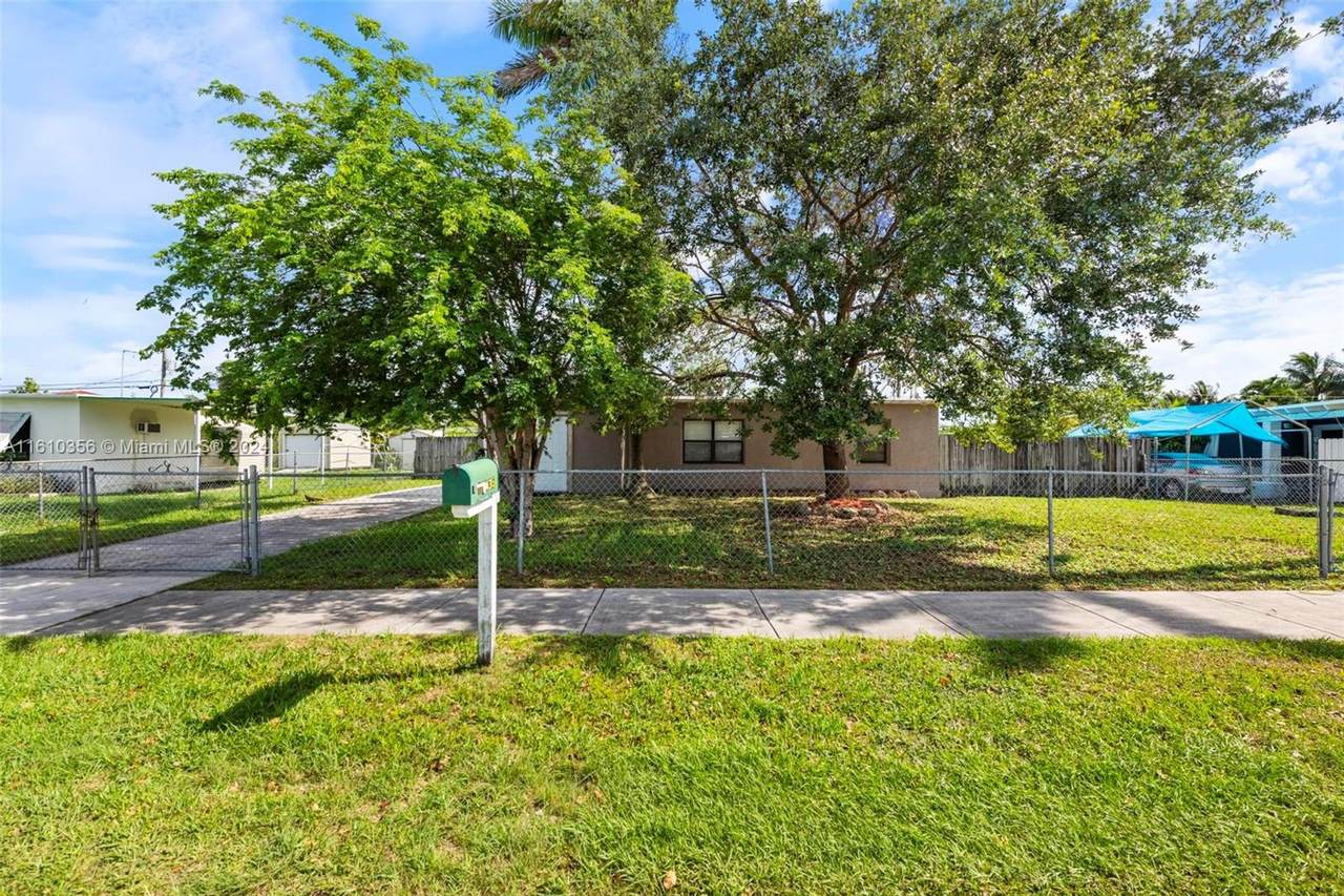 15435 Garfield Dr - Photo 1