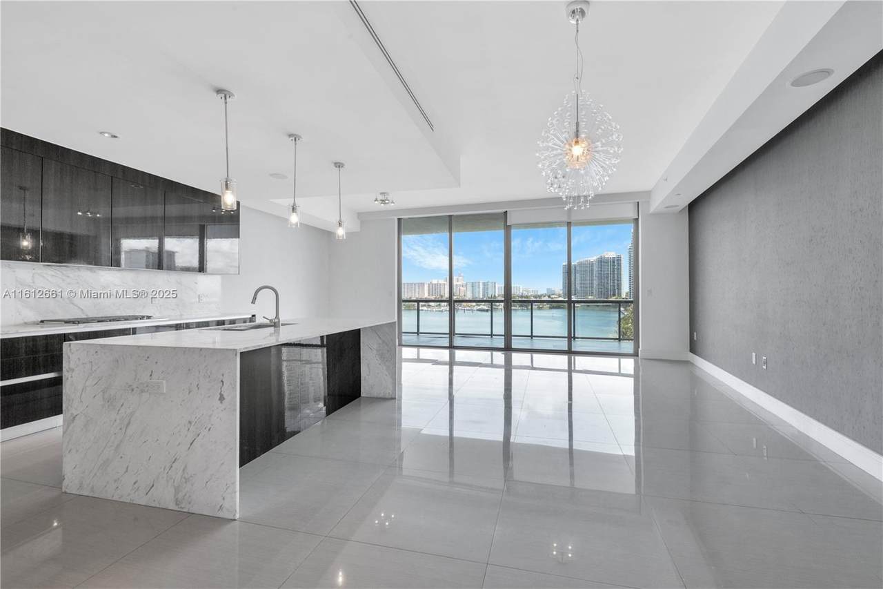https://bt-photos.global.ssl.fastly.net/miami/1280_boomver_1_A11612661-2.jpg