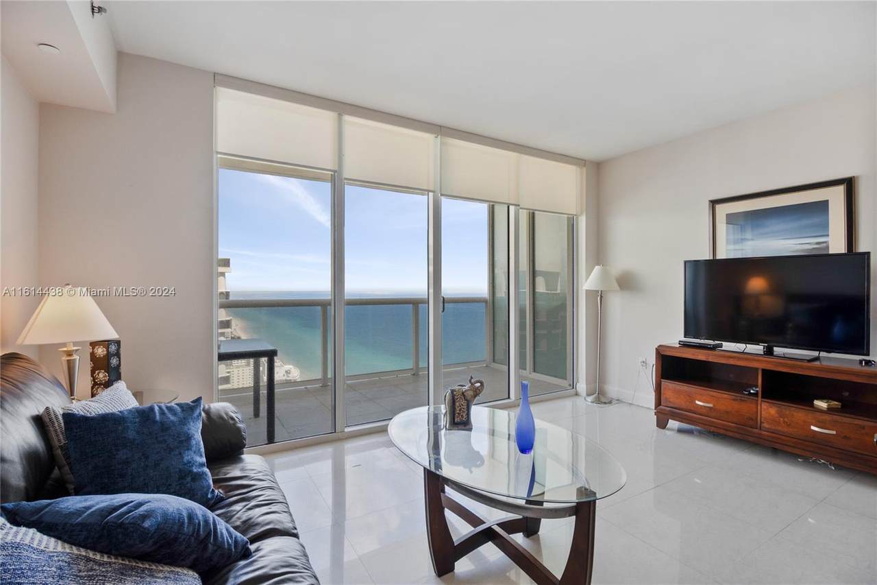 1830 Ocean Dr - Photo 1