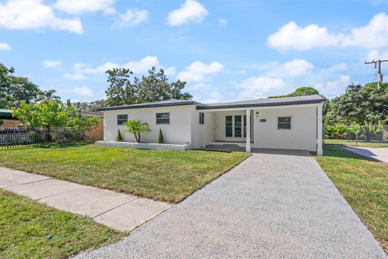 811 26th Ct - Photo 1
