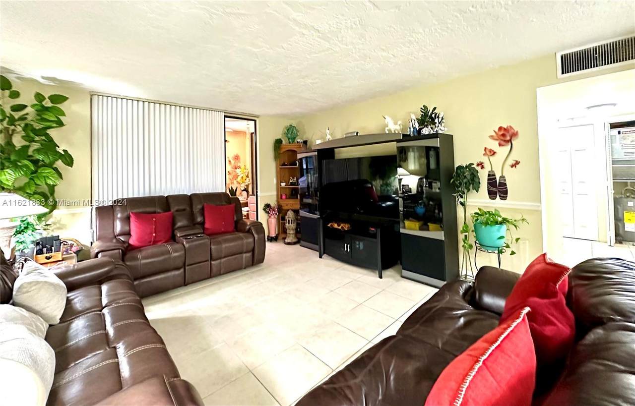 https://bt-photos.global.ssl.fastly.net/miami/1280_boomver_1_A11621833-2.jpg