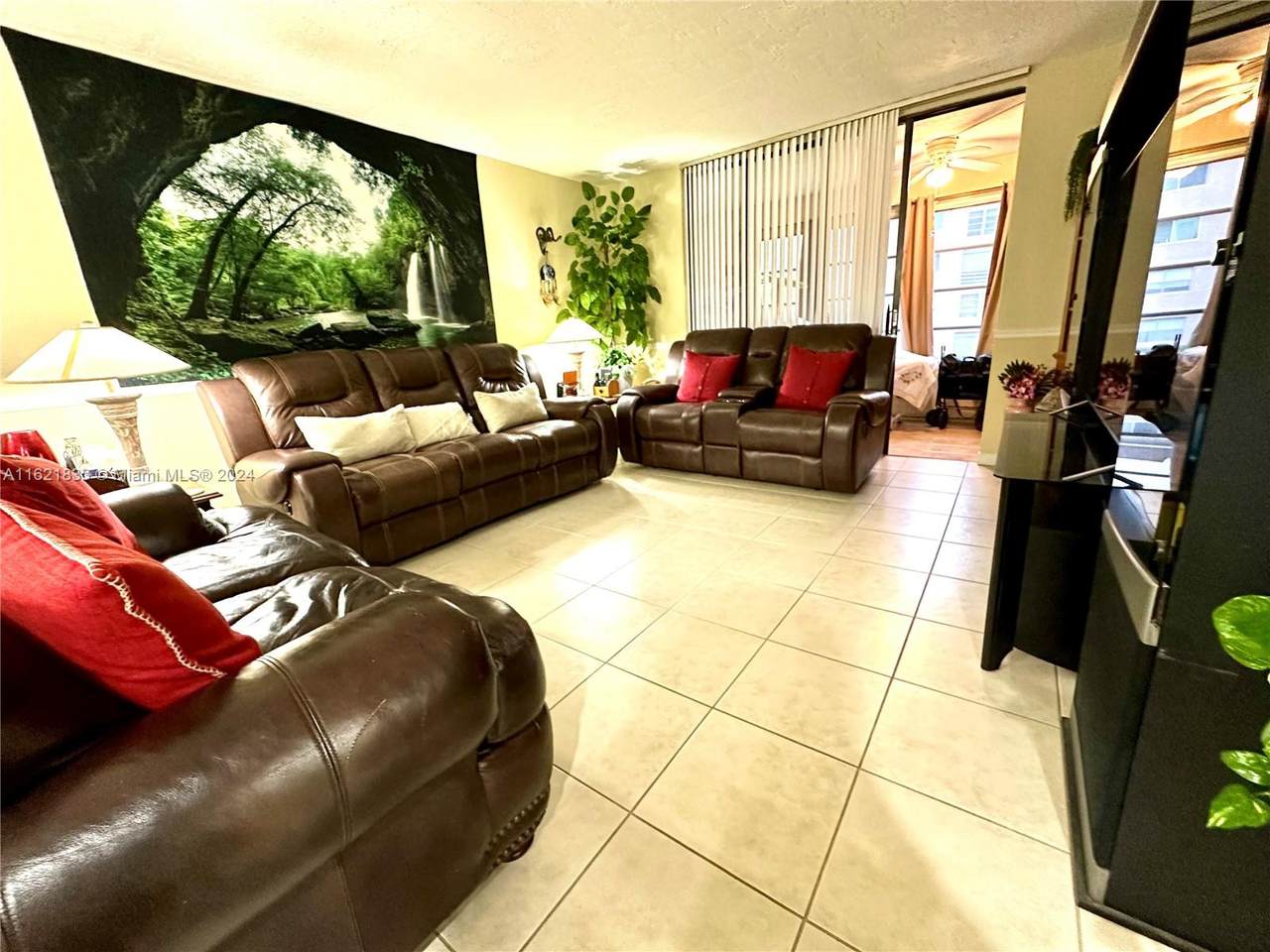 https://bt-photos.global.ssl.fastly.net/miami/1280_boomver_1_A11621833-2.jpg