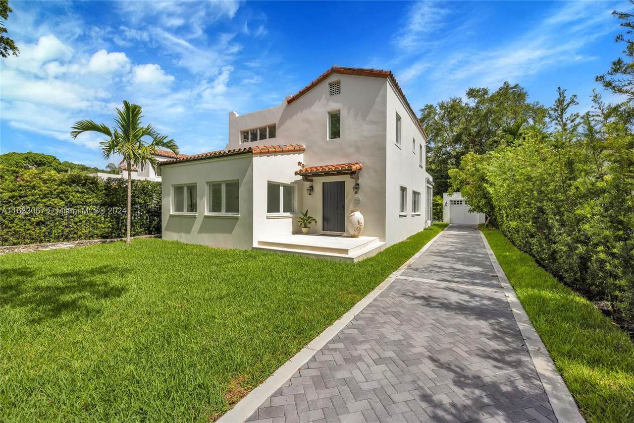 1109 Asturia Ave - Photo 1