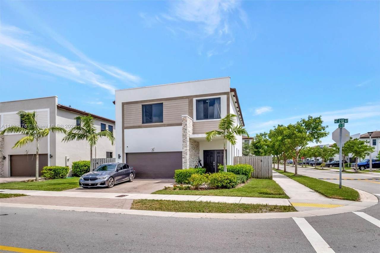 220 210th Way - Photo 1