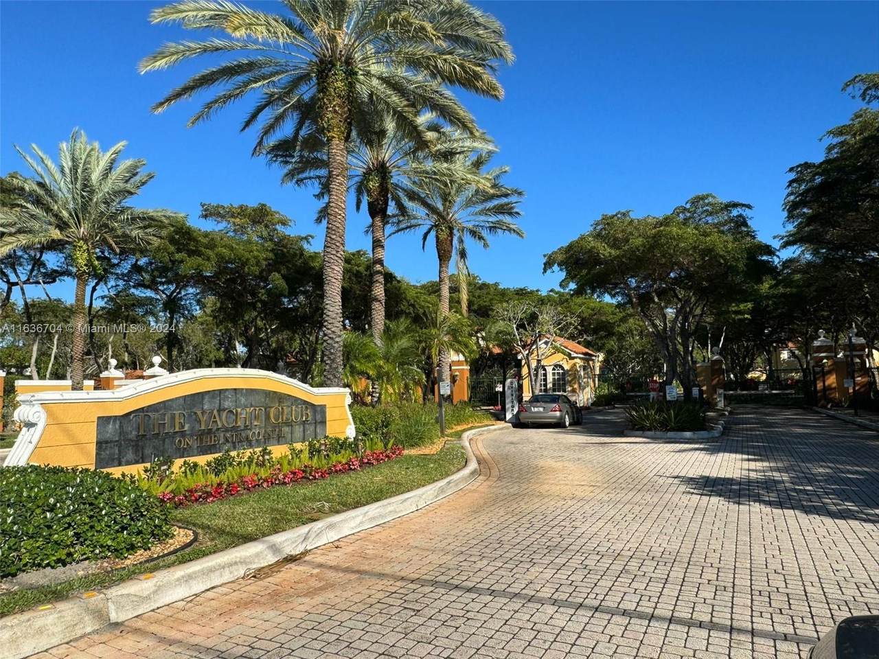 111 Yacht Club Way - Photo 1