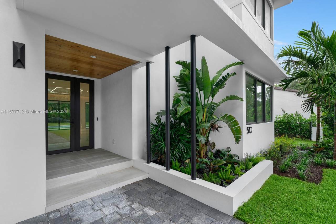 https://bt-photos.global.ssl.fastly.net/miami/1280_boomver_1_A11637712-2.jpg