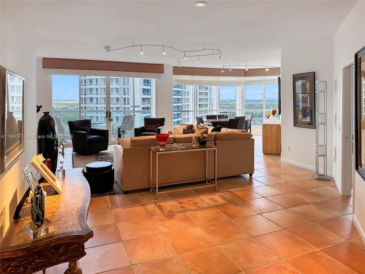 https://bt-photos.global.ssl.fastly.net/miami/1280_boomver_1_A11640574-2.jpg