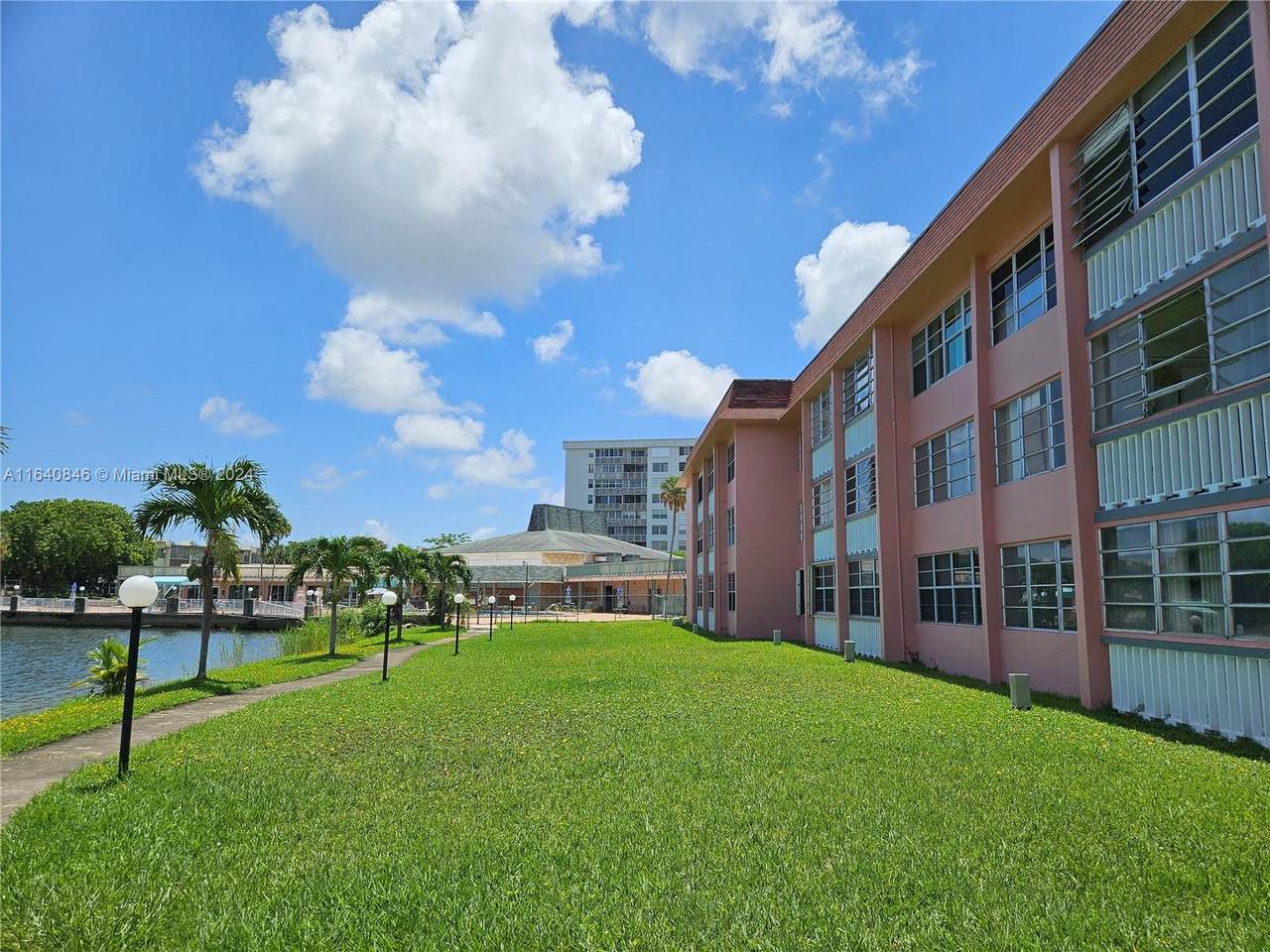https://bt-photos.global.ssl.fastly.net/miami/1280_boomver_1_A11640846-2.jpg