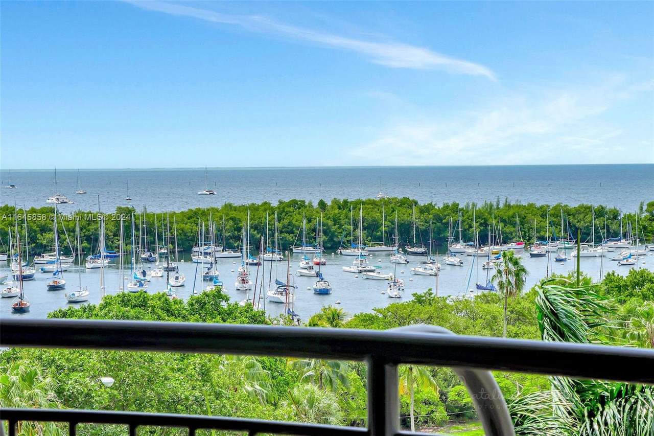 2843 Bayshore Dr - Photo 1