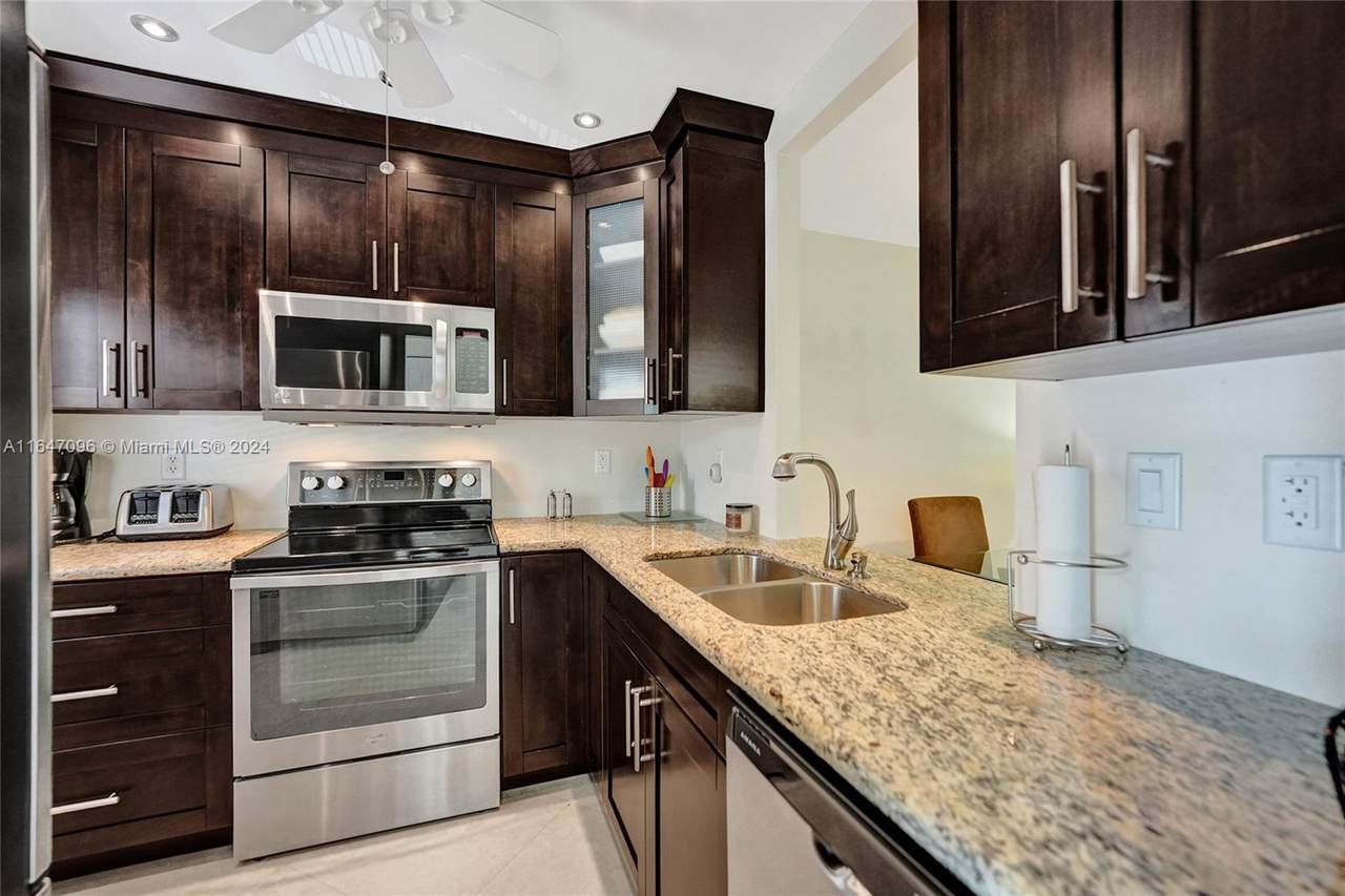 5103 35th St - Photo 1
