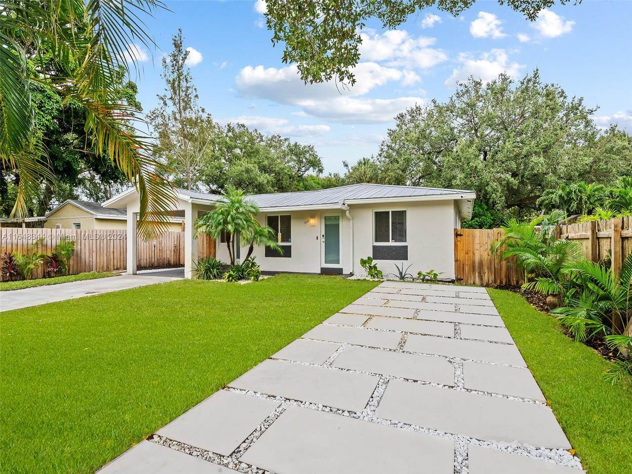 1632 28th Terrace - Photo 1