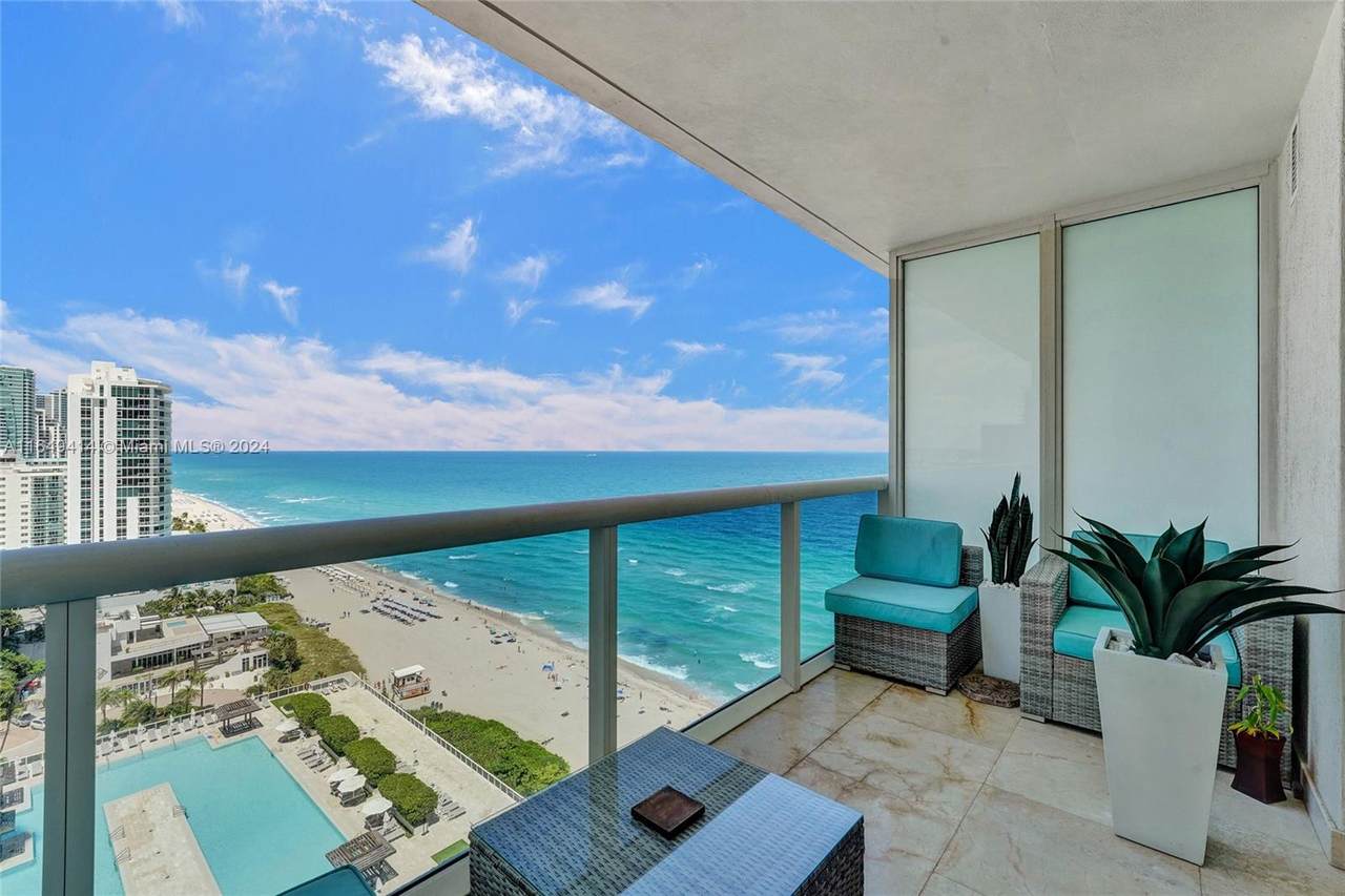 1830 Ocean Dr - Photo 1
