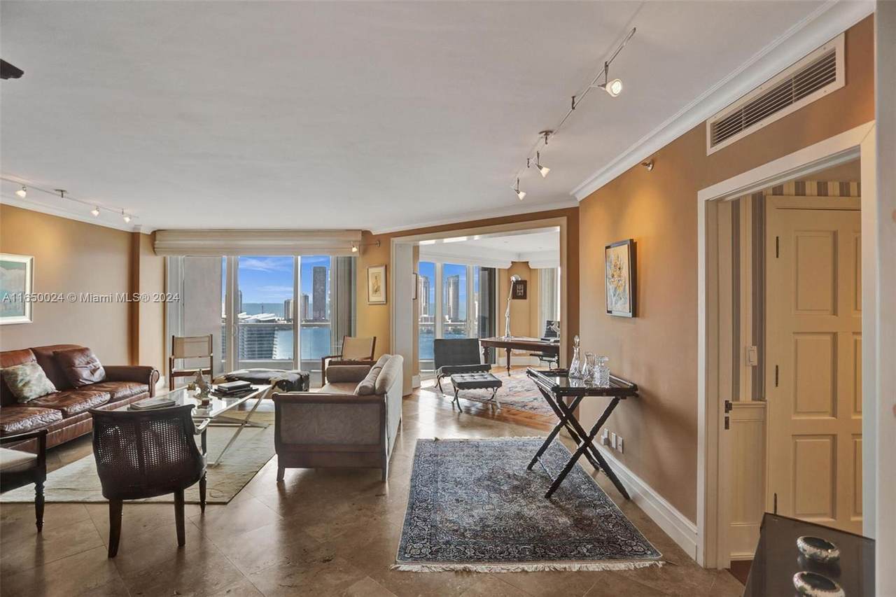 7000 Island Blvd - Photo 1