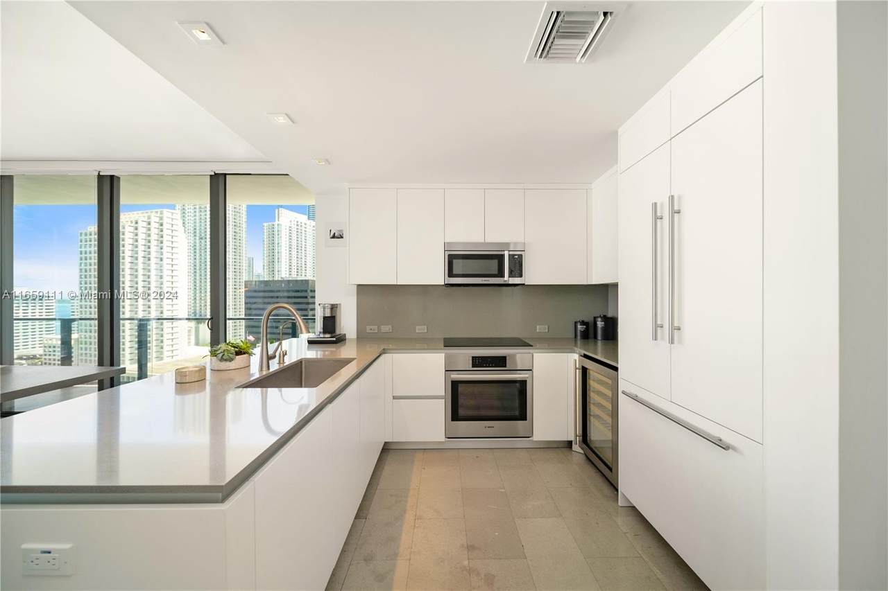 68 6th St - Photo 1