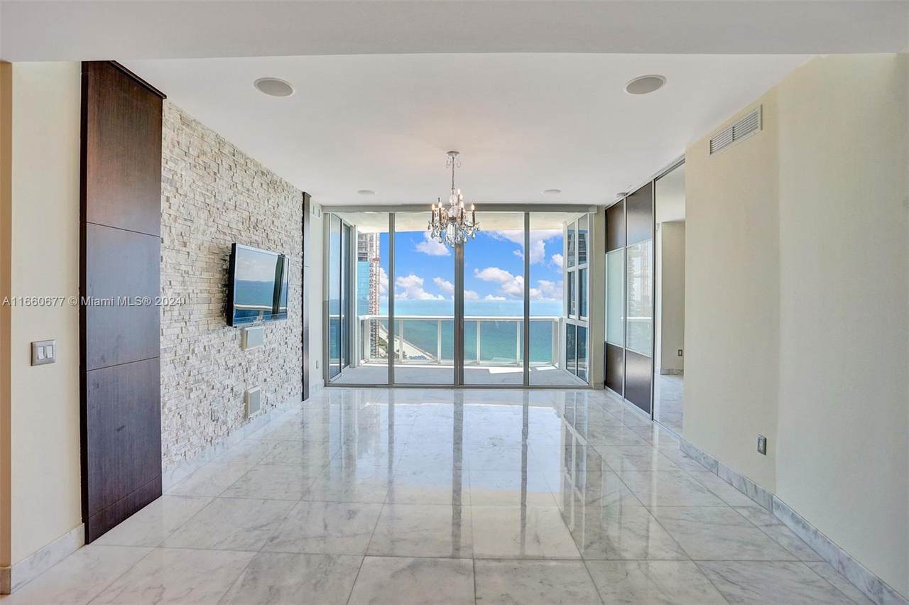 https://bt-photos.global.ssl.fastly.net/miami/1280_boomver_1_A11660677-2.jpg