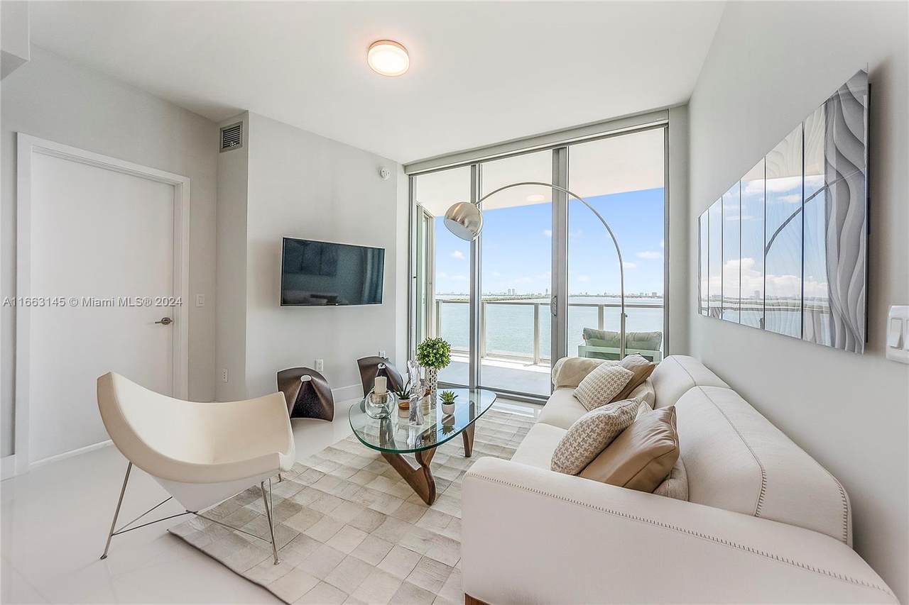 2900 7 Ave - Photo 1