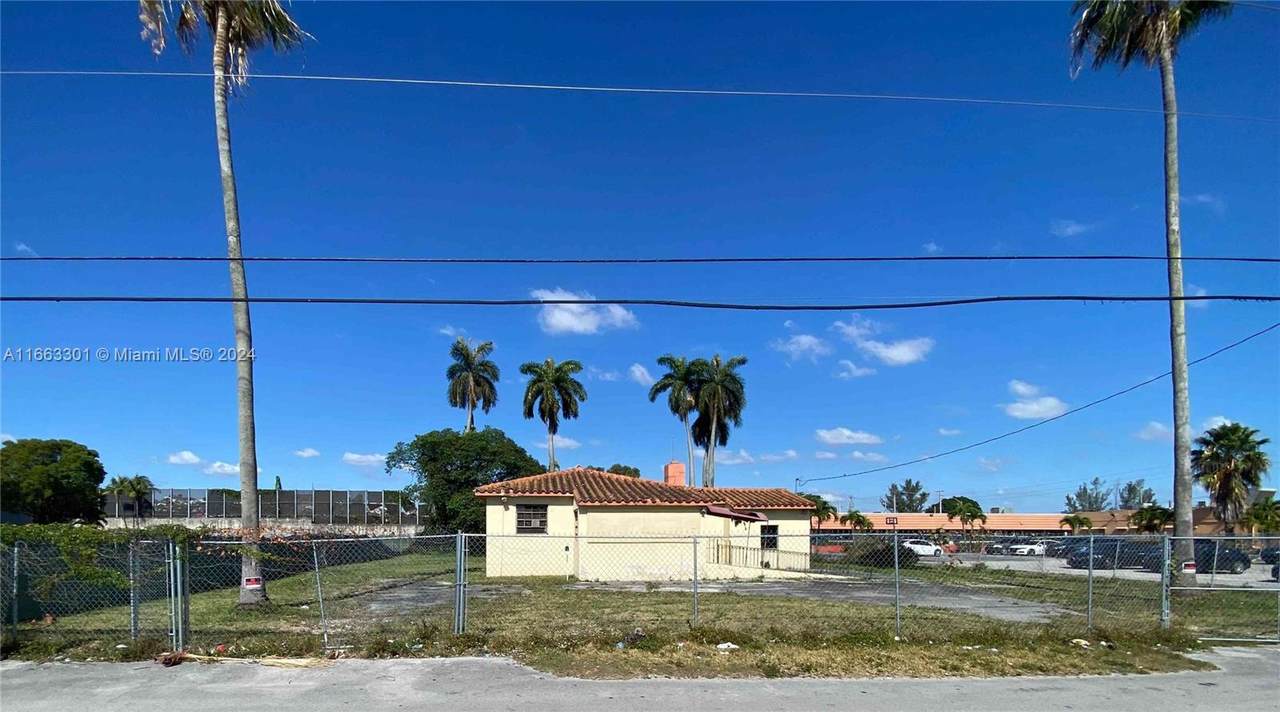 13400 Alexandria Dr - Photo 1