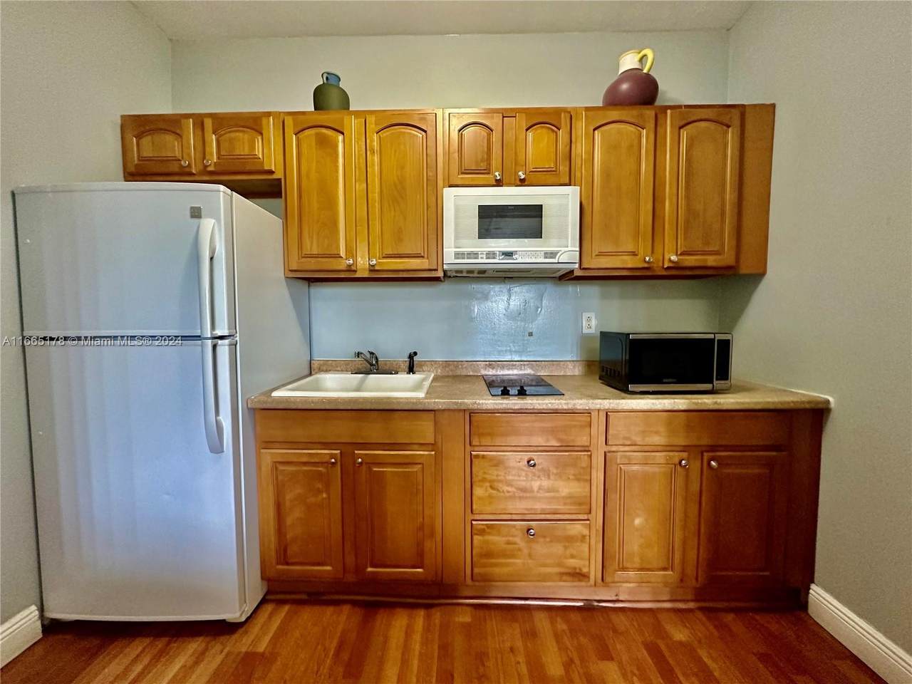 26 Diplomat Pkwy - Photo 1